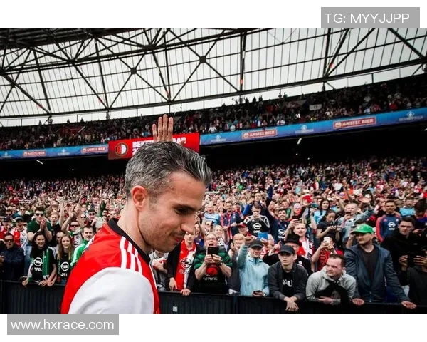 西班牙足球明星罗耶的传奇之路与辉煌成就回顾